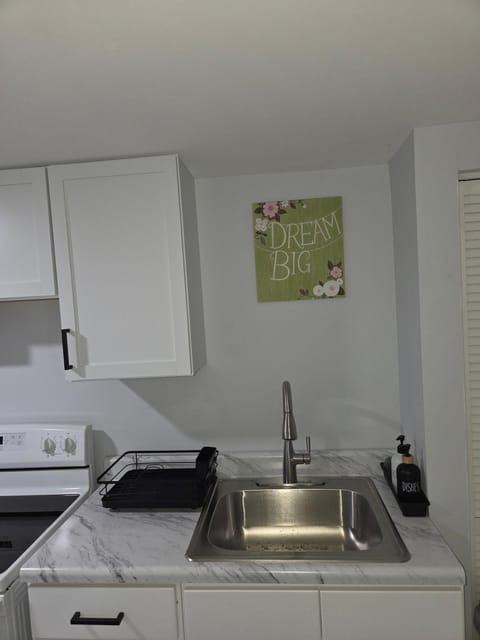 Private Executive Suite Apartment in Waterbury