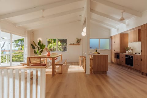 Dining area, kitchen