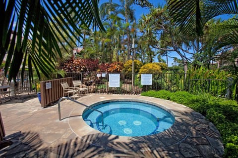 NEW LISTING Kamaole Sands #8-208 Central A/C, Near Beach, Granite, Fitness Center Apartment in Kamaole