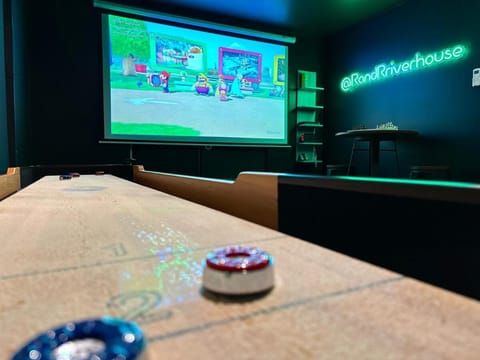 Friends & Family Favorite! Views House in Lake Travis