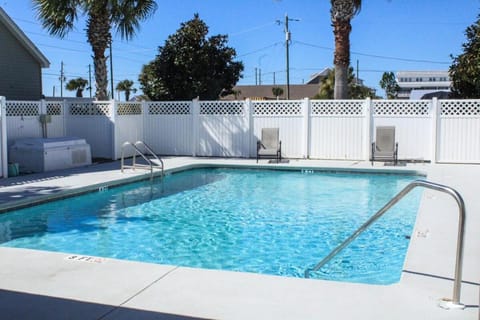 Bubbles Up Apartment in Mexico Beach