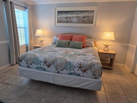 Bubbles Up Apartment in Mexico Beach