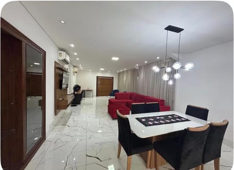 TV and multimedia, Seating area, Dining area