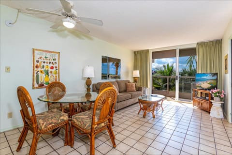 NEW LISTING Maui Banyan #H-405 Partial Ocean View, Great Location, Near Kam II Beach Apartment in Wailea