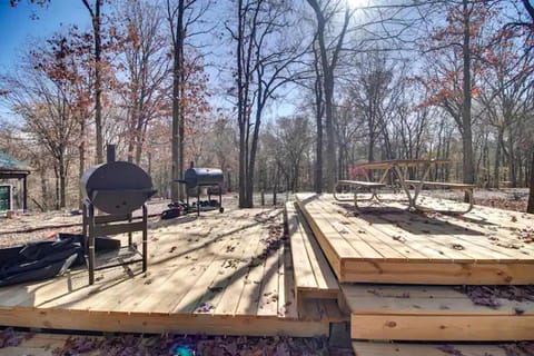 Tranquil Ozarks Studio Retreat with Woodland Views, Near Fishing, Hiking & Gentry, AR House in Arkansas