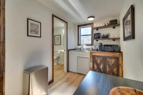 Serene Woodland Studio Retreat with Outdoor Amenities, Near Fishing, Hiking & Gentry, AR House in Arkansas