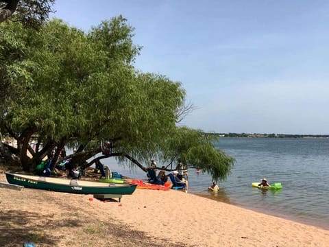 Charming Lakeview Cabin with Firepit Near Vineyards and Adventure Escapes in Buchanan Dam, Texas Cabin in Lake Buchanan