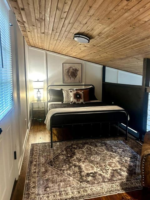 Tranquil Wooded Cabin Retreat with Private Hot Tub & Fire Pit Near Gentry, Arkansas Cabin in Arkansas