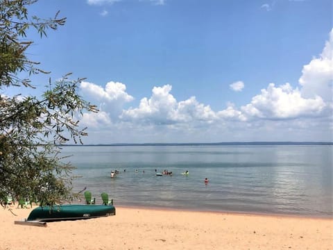 Peaceful Lakefront Cabin with Loft, Beach Access & Sunset Views in Buchanan Dam, Texas Cabin in Lake Buchanan