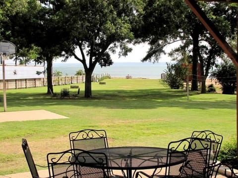 Spacious Lakefront Home with Beach Access and Sports Courts for Fun-Filled stays in Buchanan Dam, Texas House in Lake Buchanan