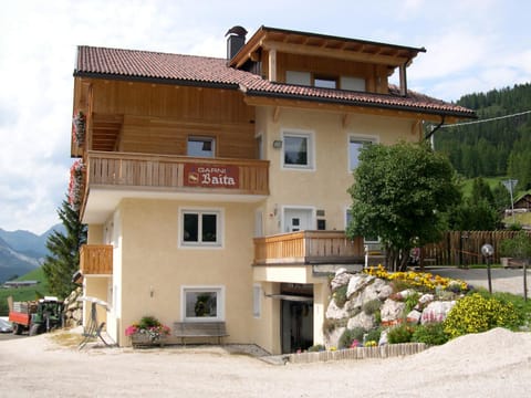 Facade/entrance, Summer