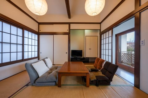 Communal lounge/ TV room, TV and multimedia, Living room, Seating area