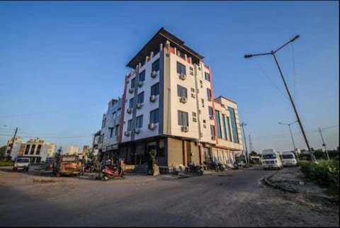 Property building, Facade/entrance