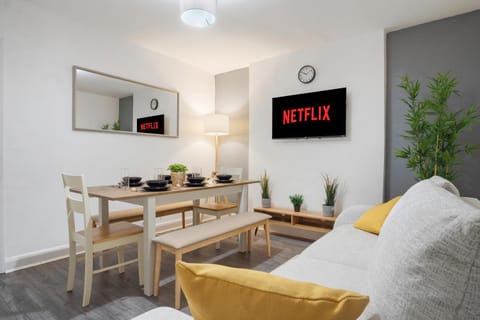 TV and multimedia, Living room, Dining area