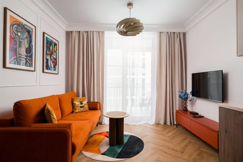 Communal lounge/ TV room, TV and multimedia, Living room, Seating area, Evening entertainment