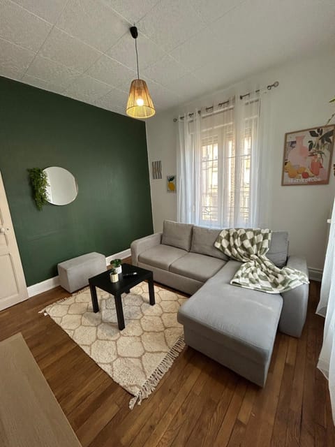 Bed, Living room, Seating area