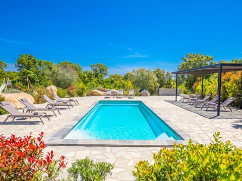 Spring, Day, Garden, Garden view, Pool view, Swimming pool, sunbed