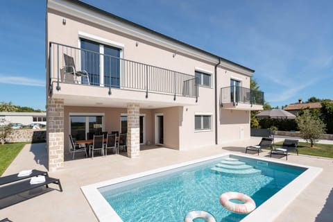 Property building, Pool view, Swimming pool