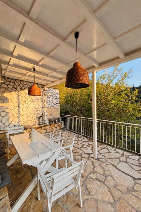 Patio, Day, View (from property/room), Balcony/Terrace, Dining area