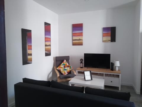 Communal lounge/ TV room, TV and multimedia