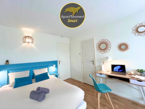 Photo of the whole room, Seating area, Bedroom, internet, towels