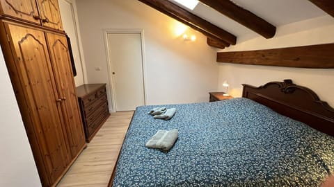 Bed, Photo of the whole room, Bedroom, towels, wardrobe