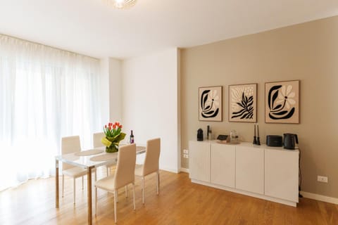 Coffee/tea facilities, Kitchen or kitchenette, Living room, Seating area, Dining area, minibar, toaster, kitchen