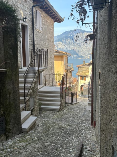 Nearby landmark, Lake view