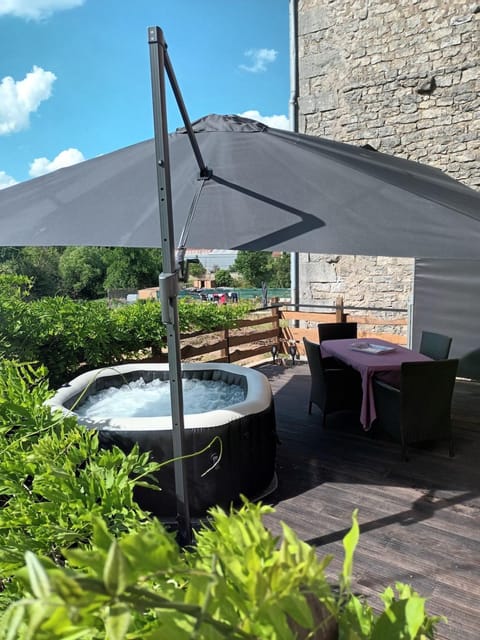 Hot Tub, Spa and wellness centre/facilities