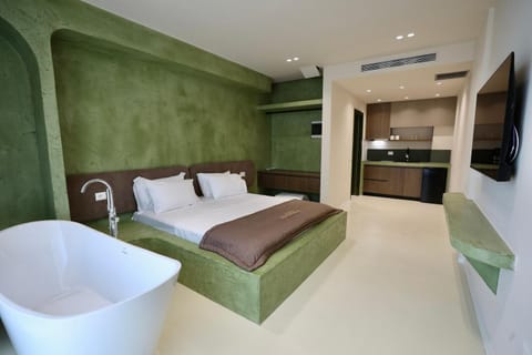 TV and multimedia, Kitchen or kitchenette, Bedroom, Bath