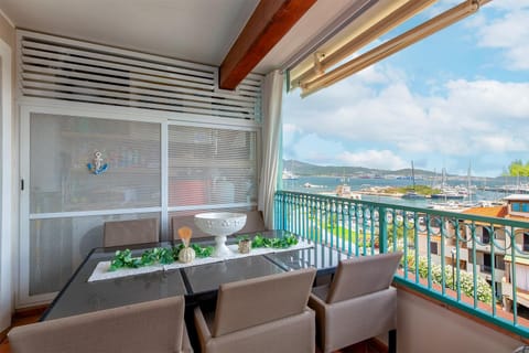 View (from property/room), Balcony/Terrace, Dining area