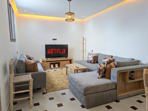 Communal lounge/ TV room, TV and multimedia, Living room