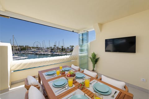 TV and multimedia, View (from property/room), Balcony/Terrace, Photo of the whole room, Dining area