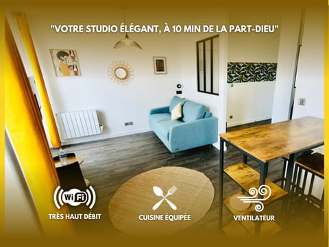 Communal lounge/ TV room, TV and multimedia, Living room, Photo of the whole room, Seating area, Dining area