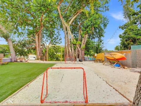 Lakefront Villa with Heated Pool Kayaks and Outdoor Fun House in West Park