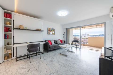 Library, Living room, Seating area