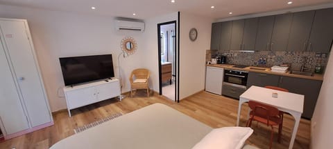 Living room, Bedroom, kitchen, air conditioner