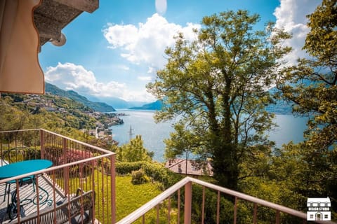 Balcony/Terrace, Lake view, Mountain view