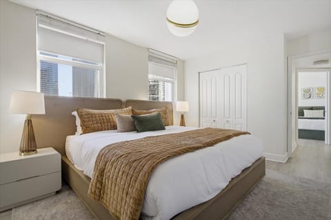 Brickell Bayfront Oasis Stunning Views Pool Gym House in Brickell