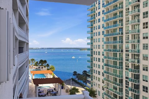 Brickell Bayfront Oasis Stunning Views Pool Gym House in Brickell