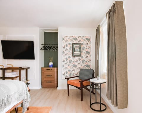 Seating area, Bedroom