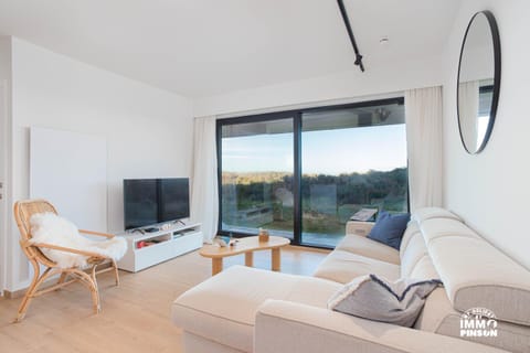 TV and multimedia, View (from property/room), Balcony/Terrace, Seating area