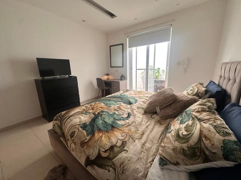 Modern Central Apartment with Private Entrance Apartment in Attard