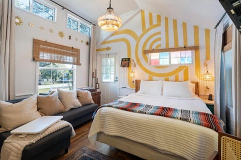 Sunset Spur the Cozy Cabin Under the Stars Cabin in Hudson Bend