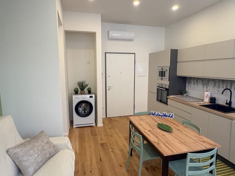 Kitchen or kitchenette, Living room, Dining area, oven
