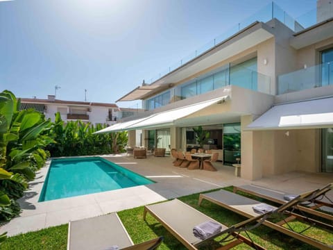 Off site, Garden, Pool view, Swimming pool, Swimming pool, sunbed
