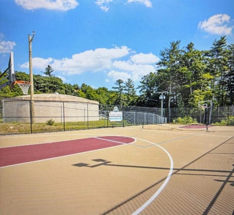 Lakeview Retreat for the Whole Family Apartment in Laconia