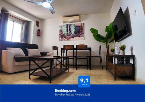 TV and multimedia, Living room, Seating area, Dining area