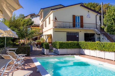 Hot Tub, Swimming pool, sunbed