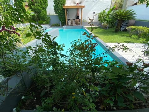 BBQ facilities, Swimming pool
